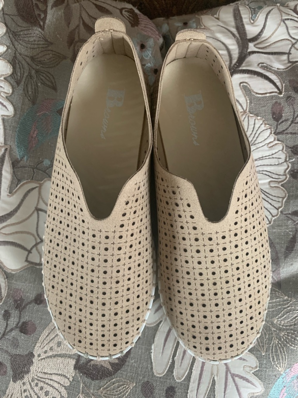 Brownโs Slip On Leather Shoes Loafers Cream/Beige Women's Size 6